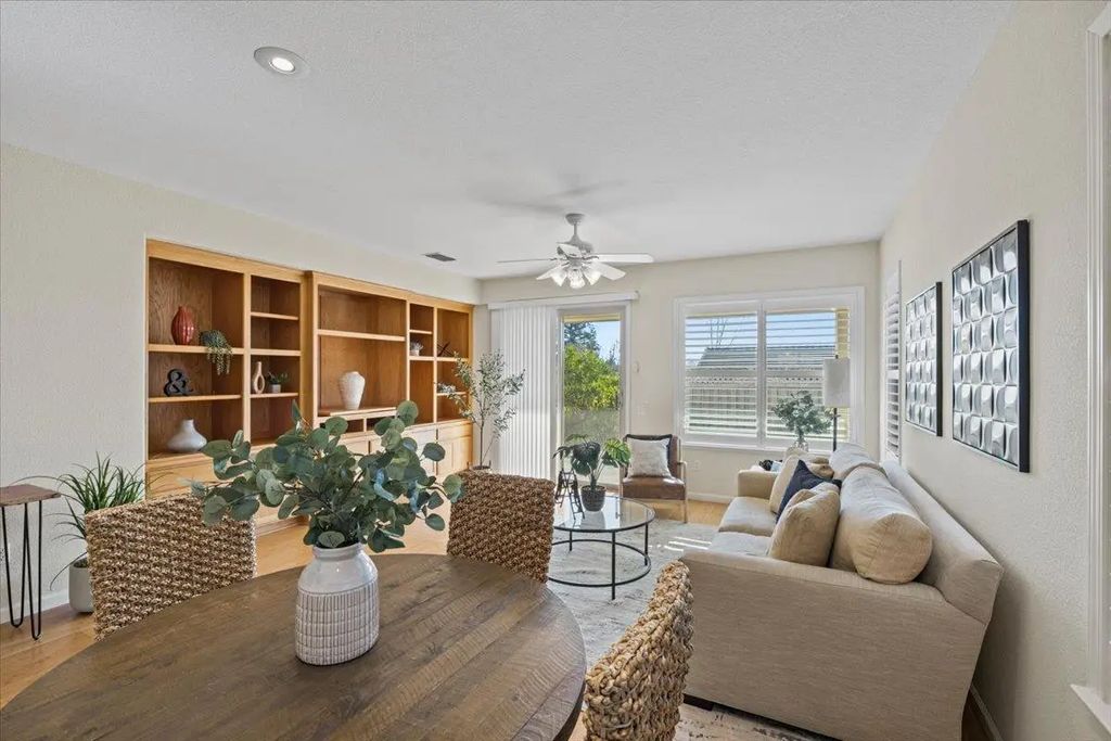 915 Magnolia Lane, Lincoln