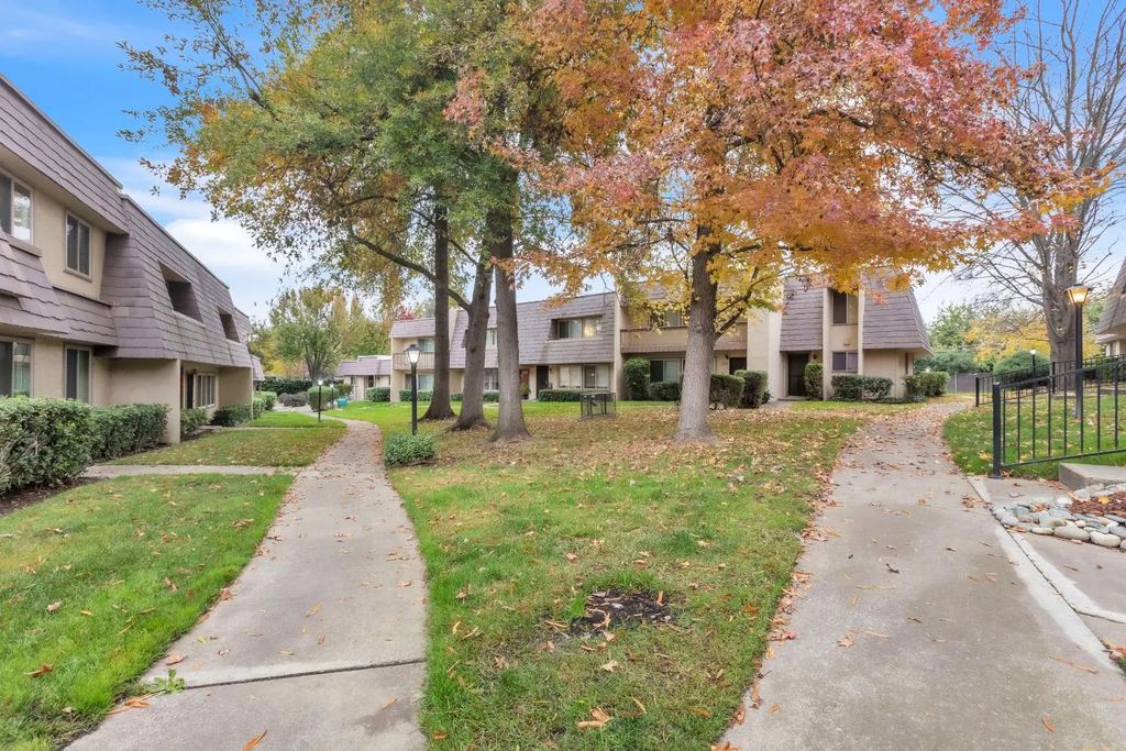 6064 Via Casitas, Carmichael