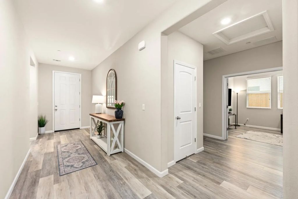1404 Leon Lane, Lincoln