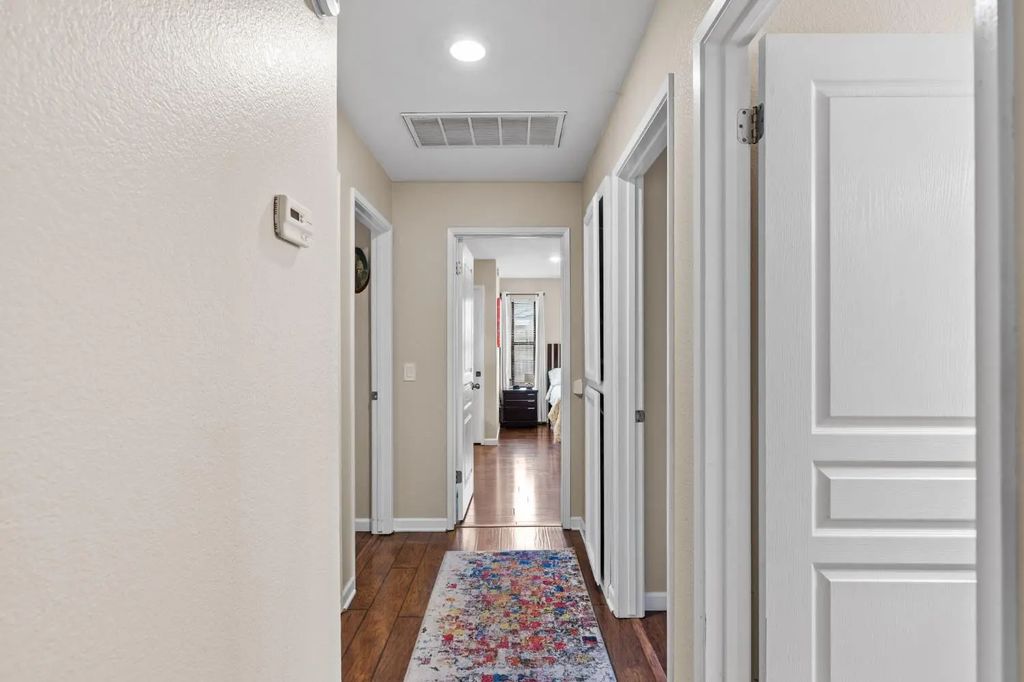 675 Young Way, Roseville