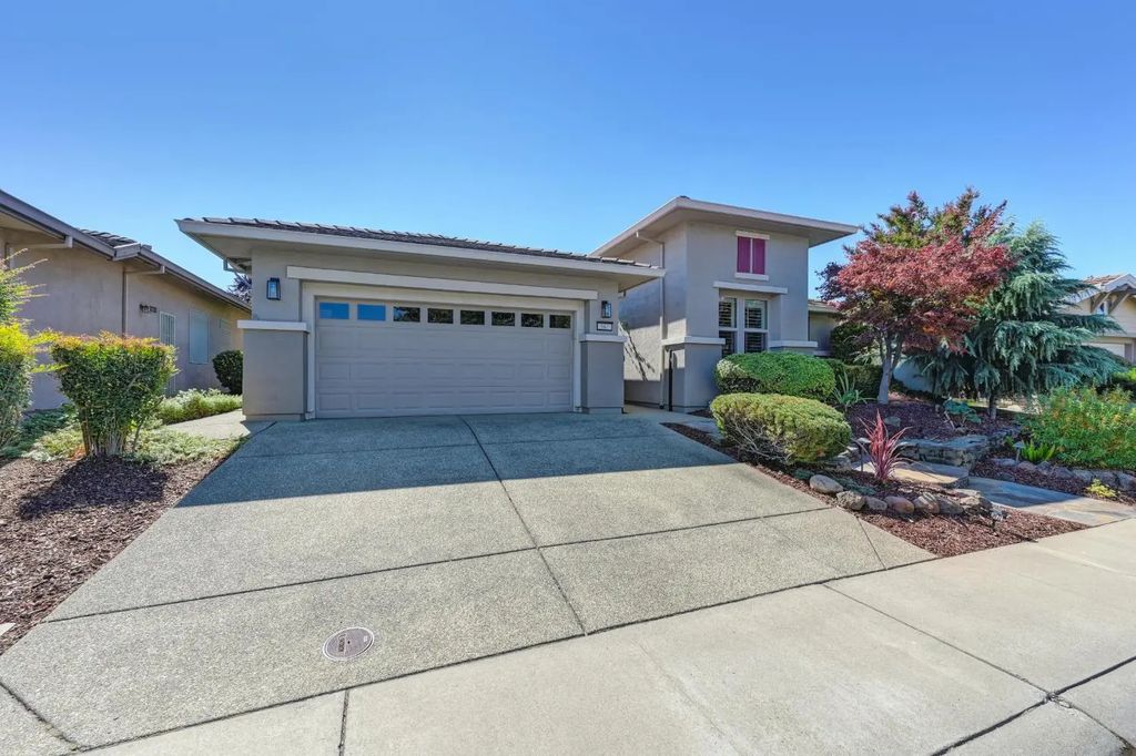561 Rustic Ranch Lane, Lincoln