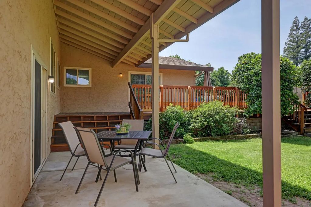 5825 Oak Garden Court, Orangevale