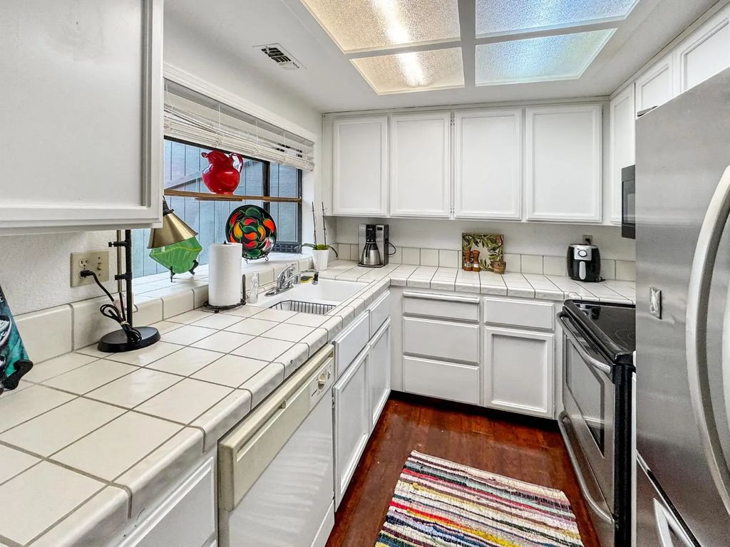 726 Dorothy Way 48, Auburn