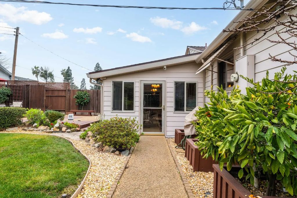 6606 Rexford Way, Carmichael