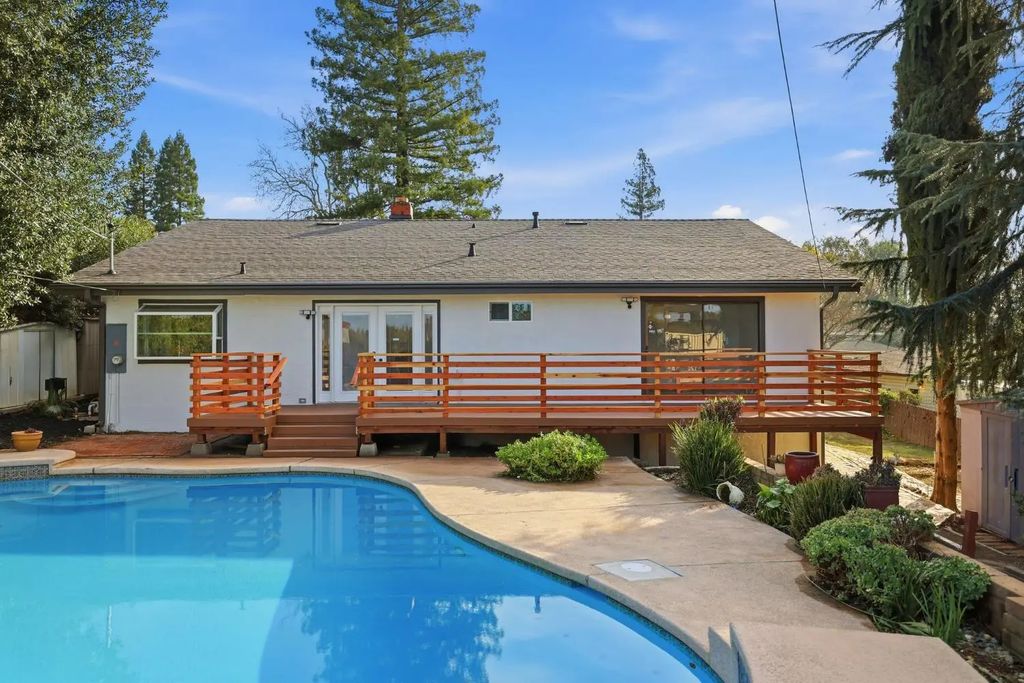 8437 Hidden Valley Circle, Fair Oaks