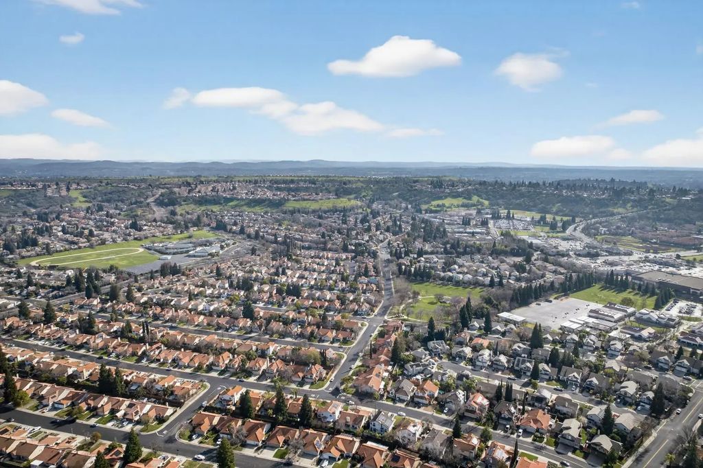 2211 Jason Court, Rocklin