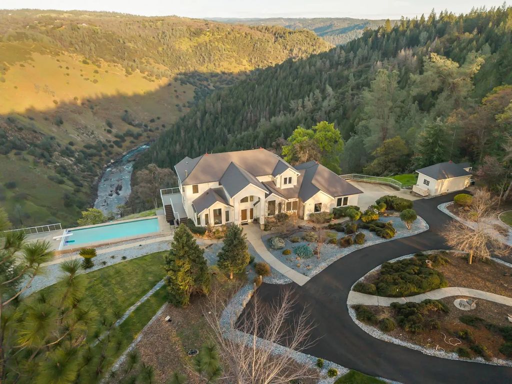 9001 Riverwood Dr, Placerville