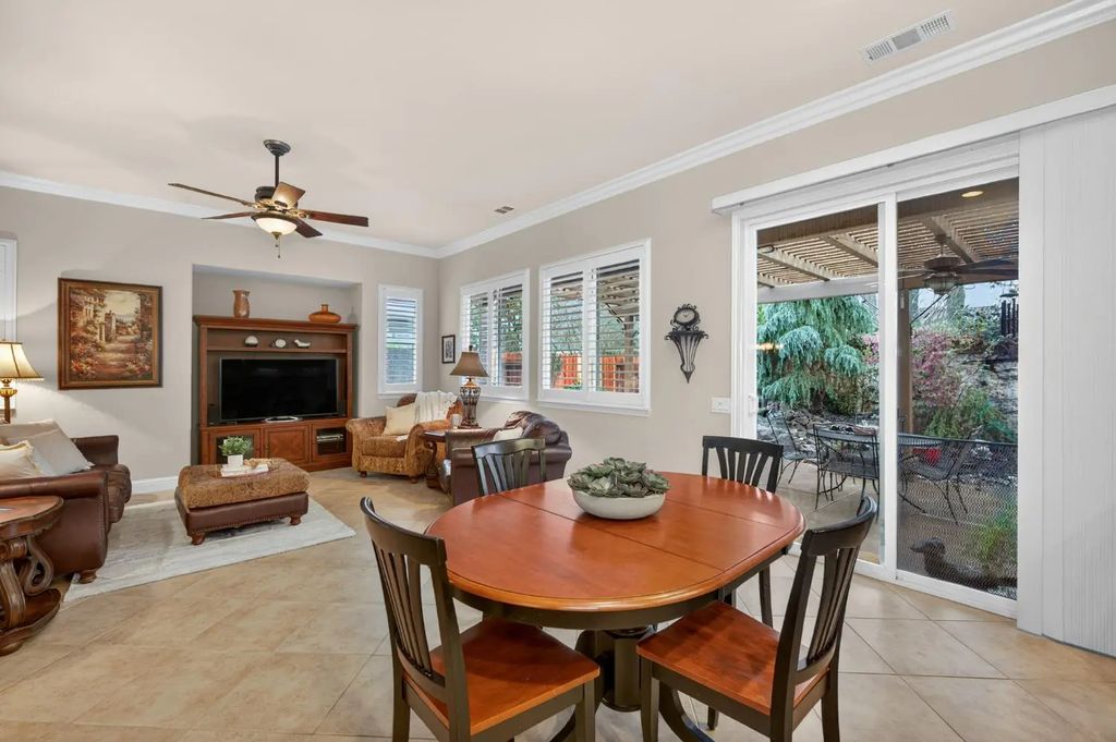 416 Arlington Court, Roseville