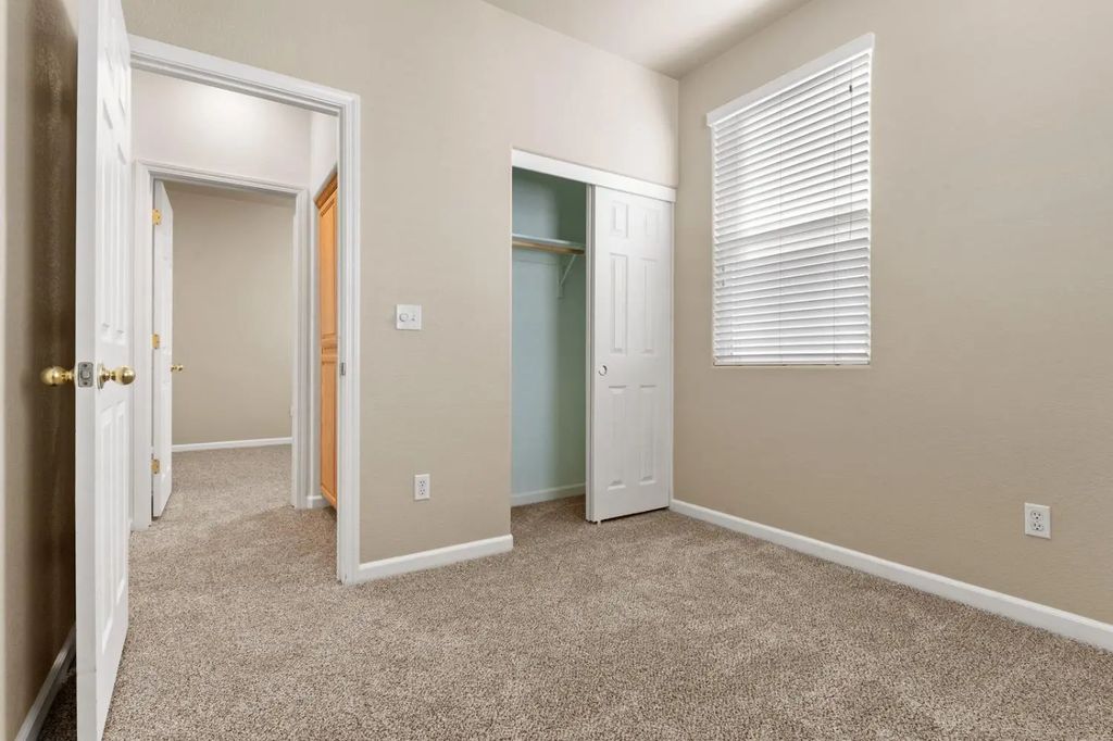 476 Navigator Drive, Lincoln
