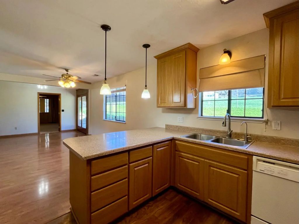10747 Mount Vernon Road, Auburn