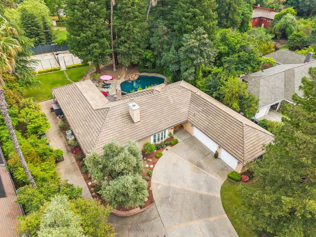 2230 Hillcrest Way, Carmichael