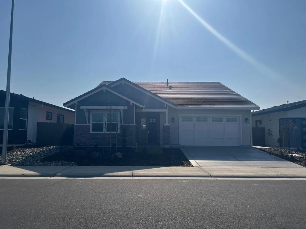 9017 Elliott Springs Drive, Elk Grove