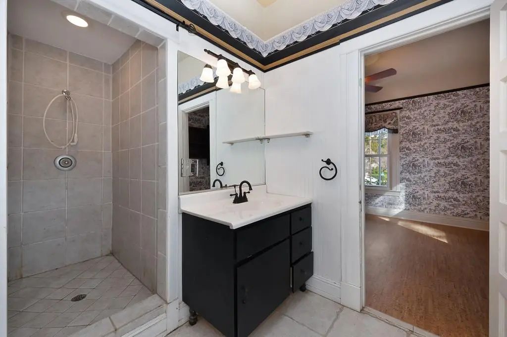 9220 Old State Highway, Newcastle