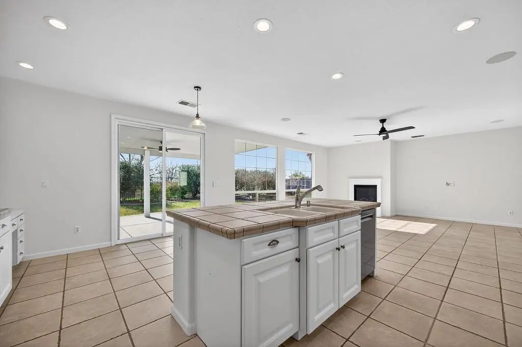 1214 Forebridge Lane, Lincoln