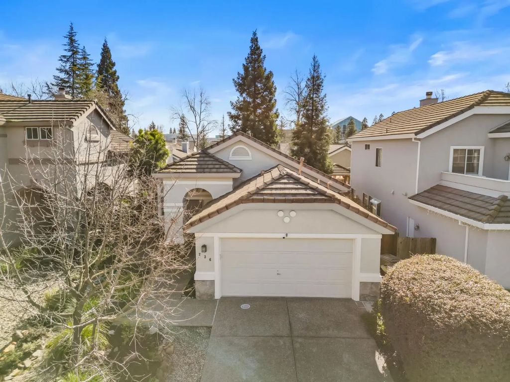 236 Rochelle Court, Roseville