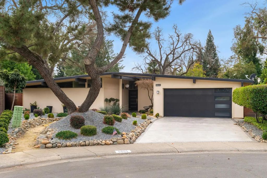 5801 River Oak Way, Carmichael