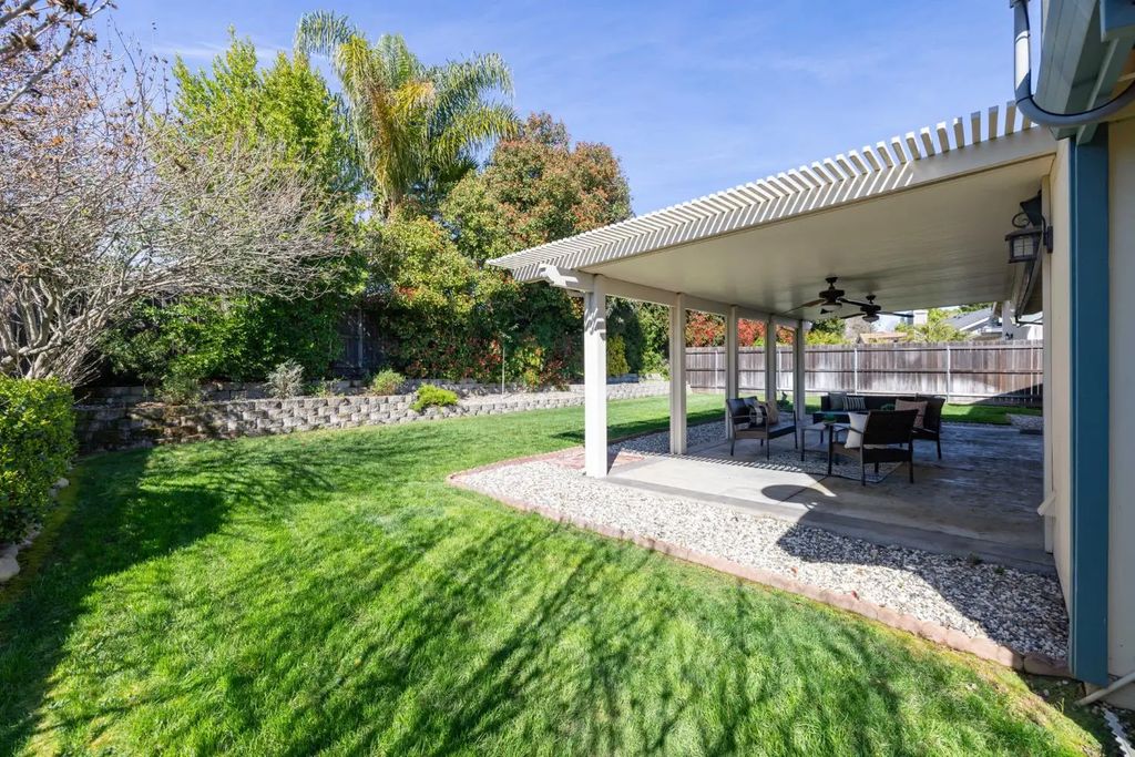 1387 Greenborough Drive, Roseville