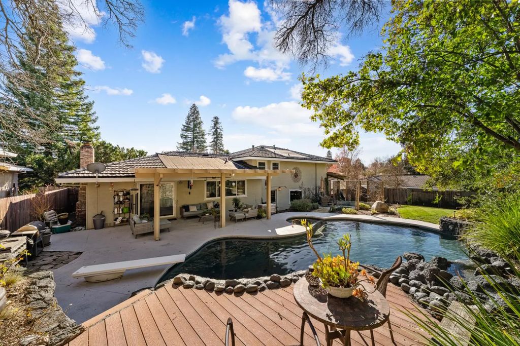 6919 Lisa Marie Way, Carmichael