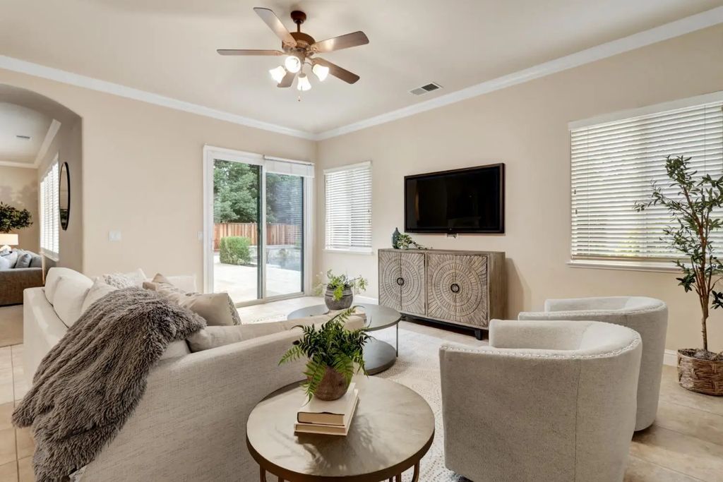 100 Palomares, Roseville