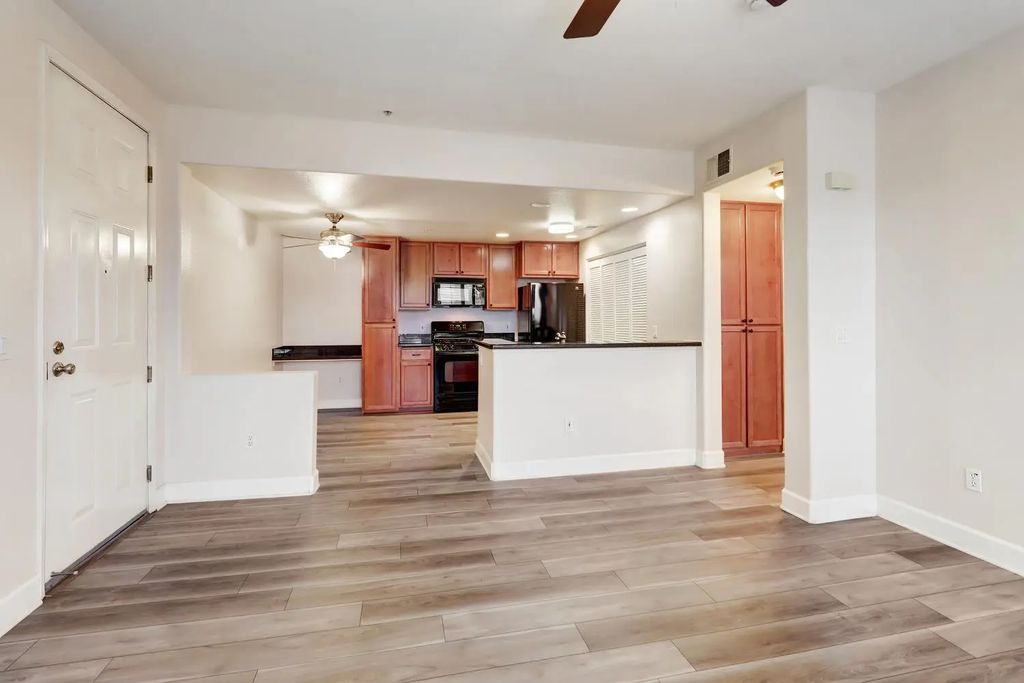 1501 Secret Ravine Parkway 324, Roseville