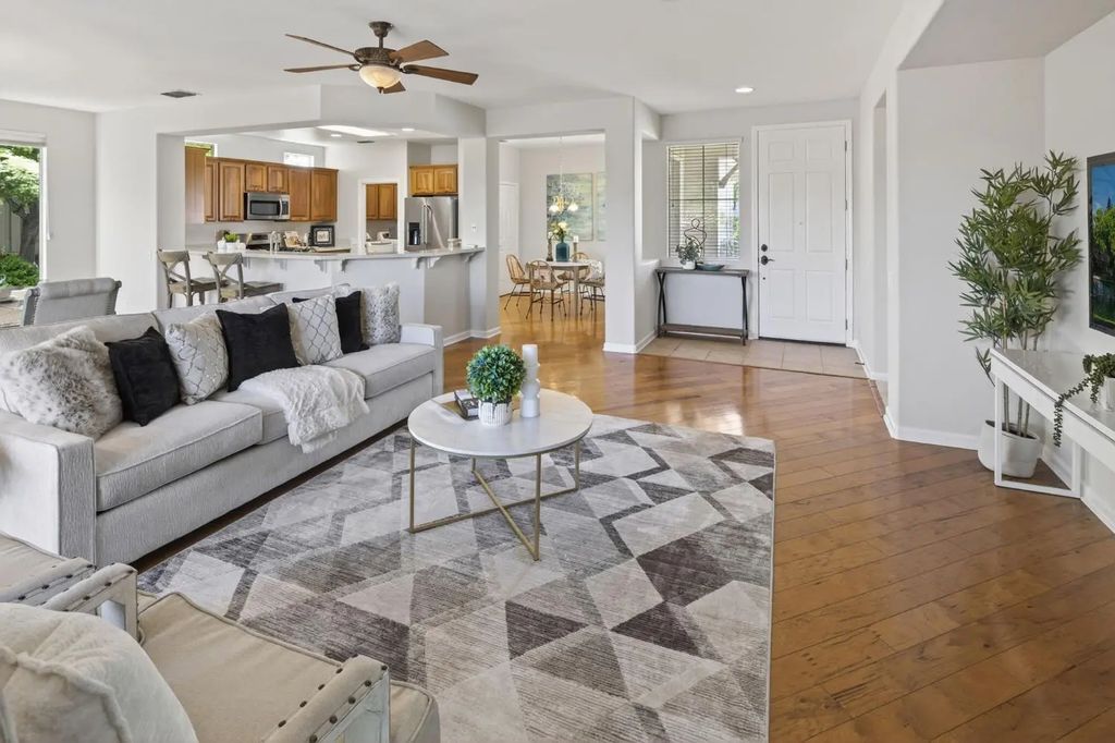 2464 Winding Way, Lincoln