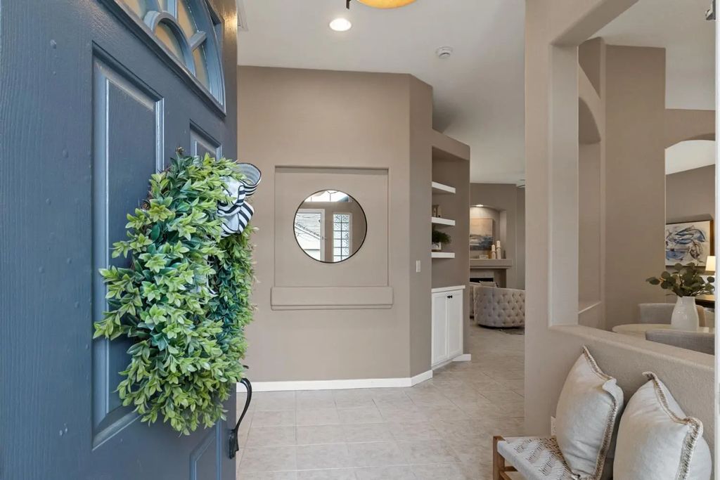 5242 Wyndham Oak Lane, Carmichael