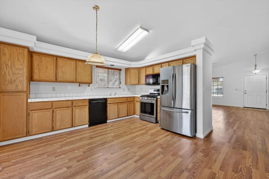 402 Rosewood Court, Roseville
