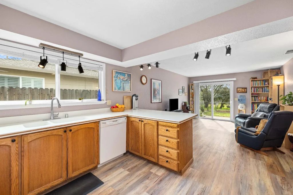 6454 Woodhills Way, Citrus Heights