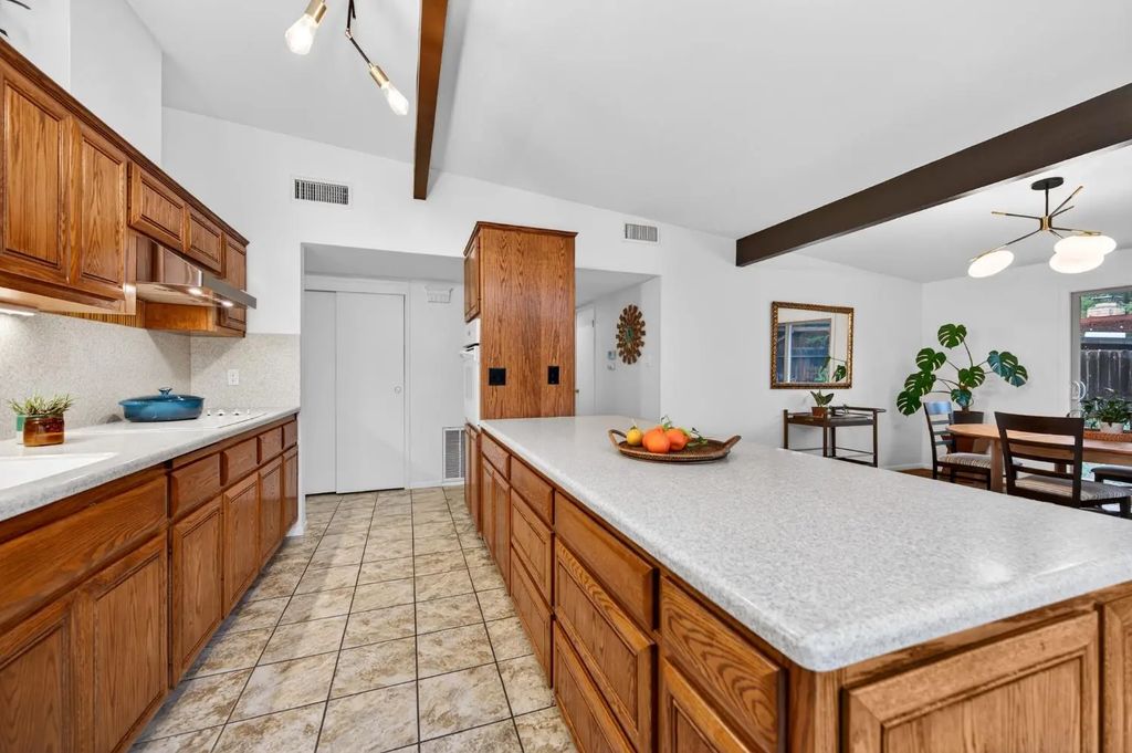 2108 Hamlet Place, Carmichael