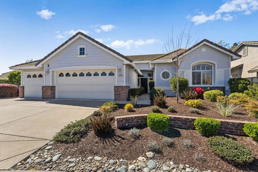 240 Clearview Court, Roseville