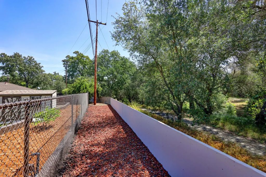 1437 Tiffany Circle, Roseville