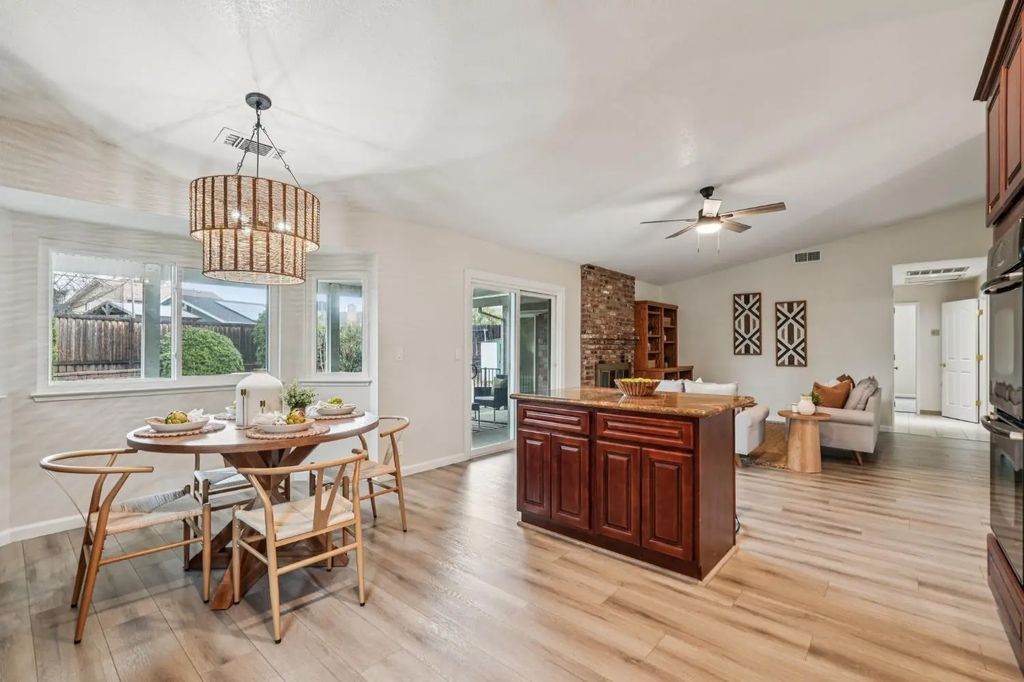 705 Machado Lane, Roseville