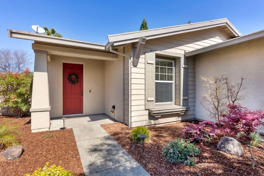 1274 Hawthorne Lane, Lincoln