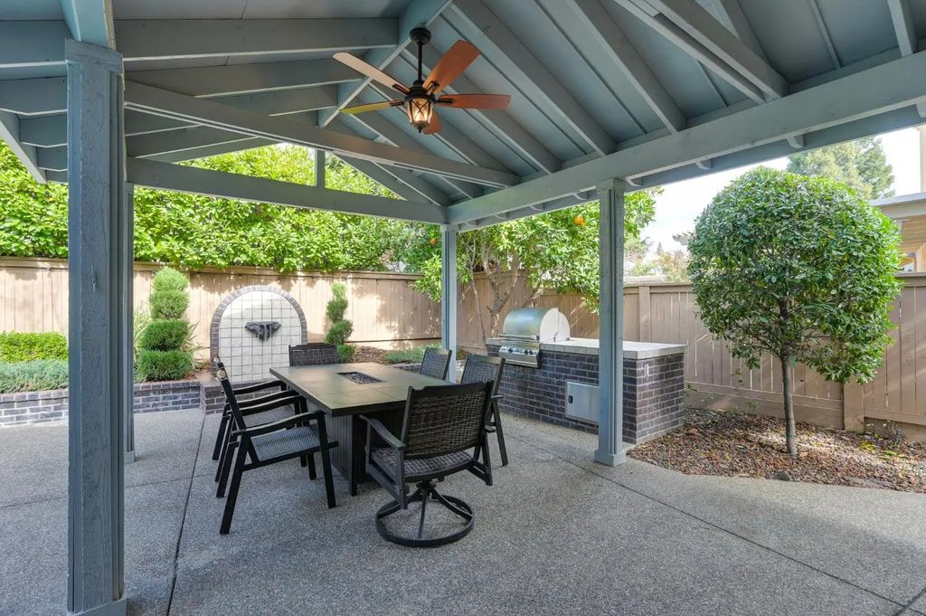 11871 Silver Cliff Way, Gold River