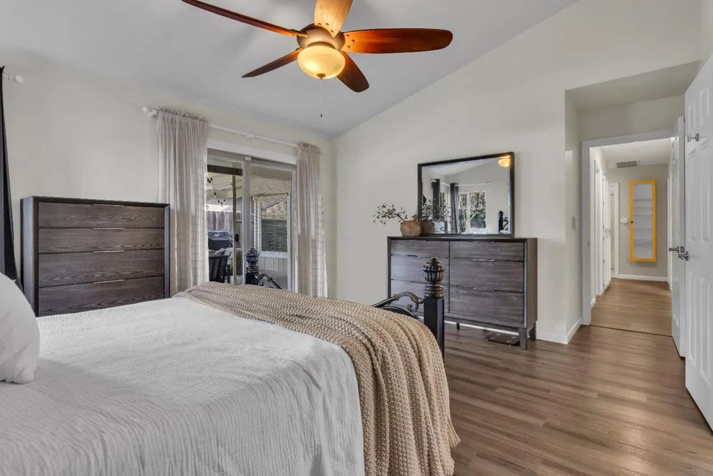 2016 Starboard Way, Roseville
