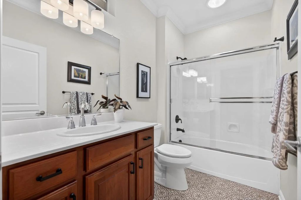 228 Stags Leap Lane, Lincoln