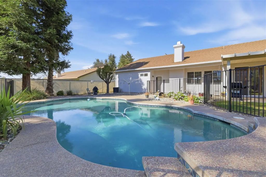 9184 Central Avenue, Orangevale