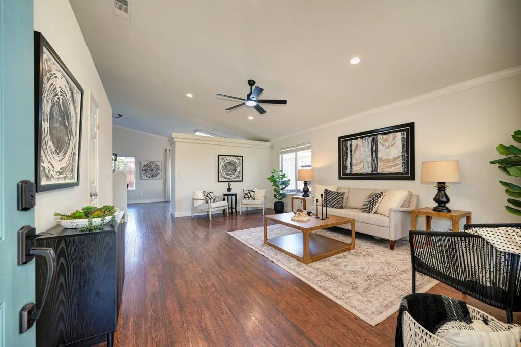 1554 Mill Run Drive, Roseville