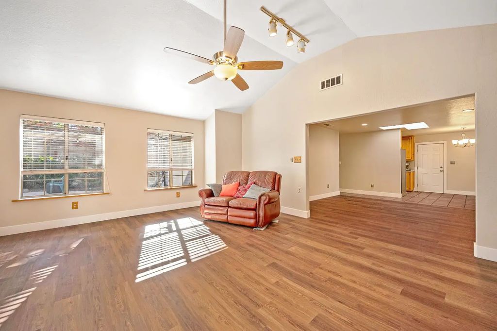 9077 Westeria Way, Orangevale