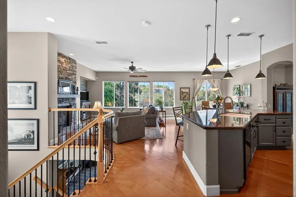 2016 Petruchio Way, Roseville