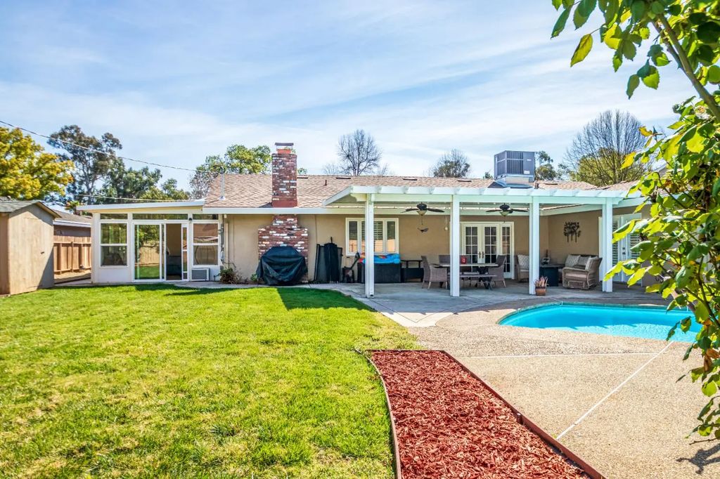 1431 Mcclaren Drive, Carmichael