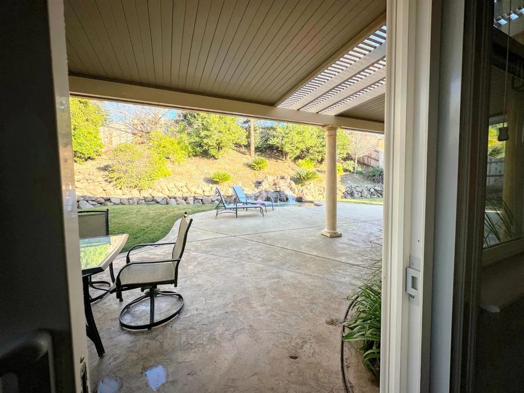 101 Emma Court, Roseville