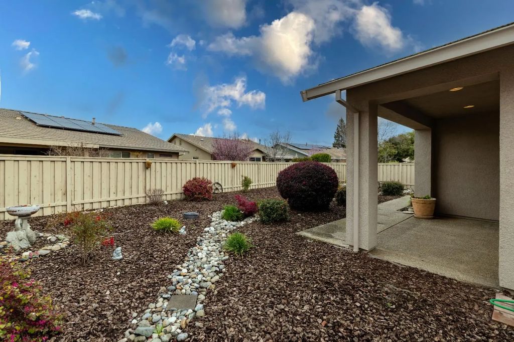 679 Wagon Wheel Lane, Lincoln