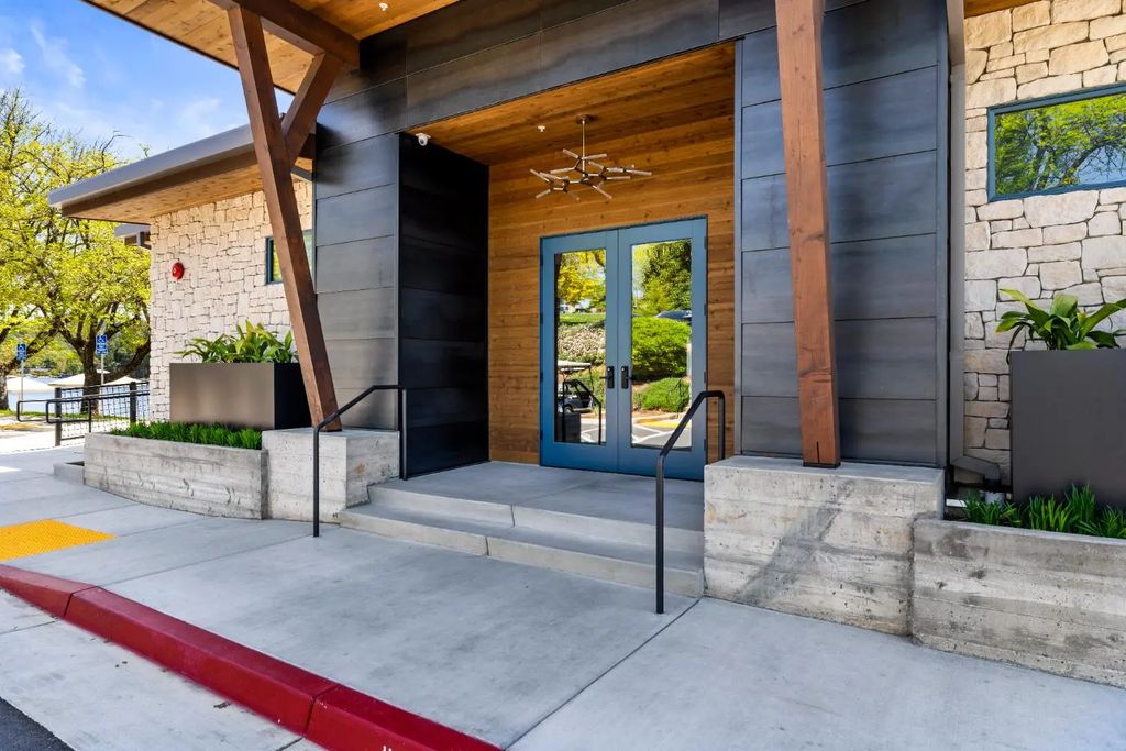 23288 Lone Pine Drive, Auburn