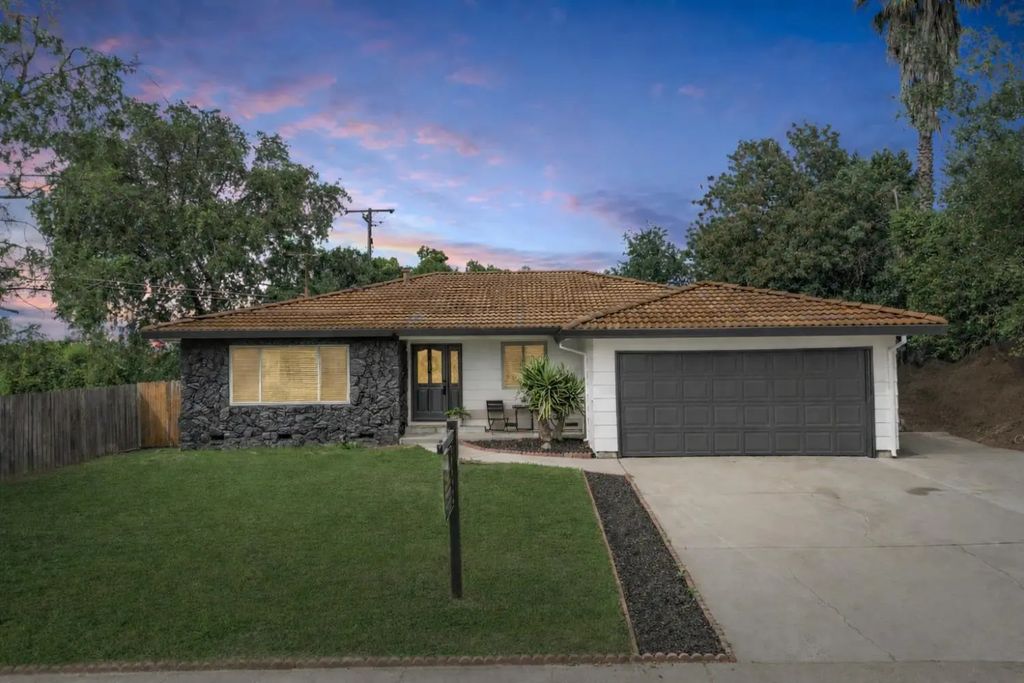 6211 Longmont Way, Carmichael