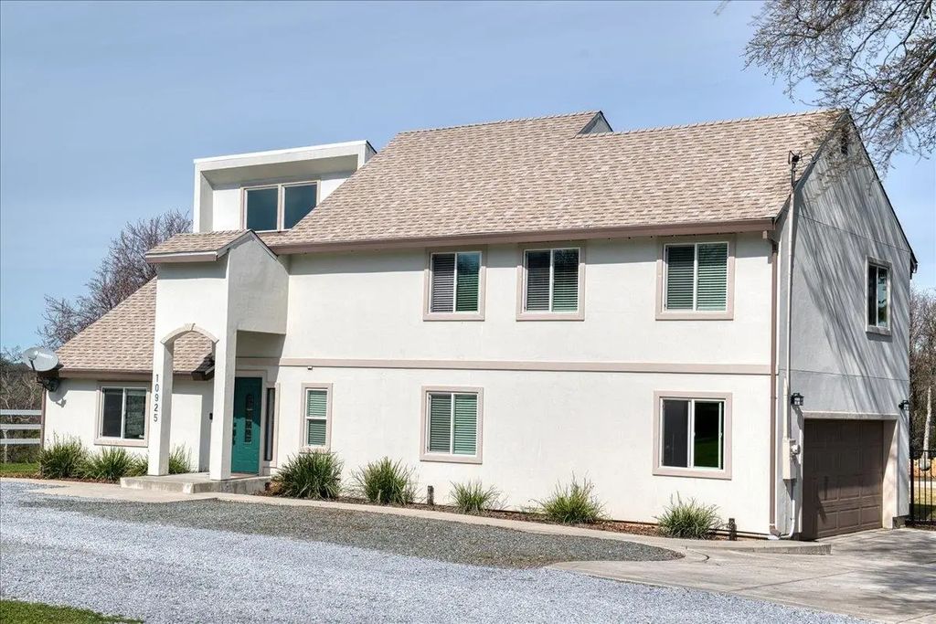 10925 Pickle Barrel, Auburn