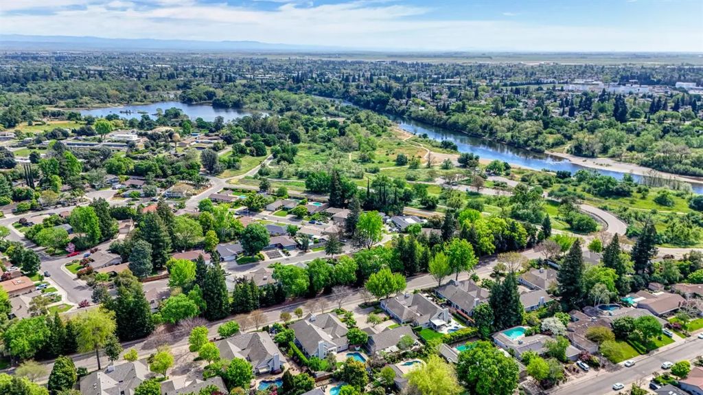 1045 Harrington Way, Carmichael