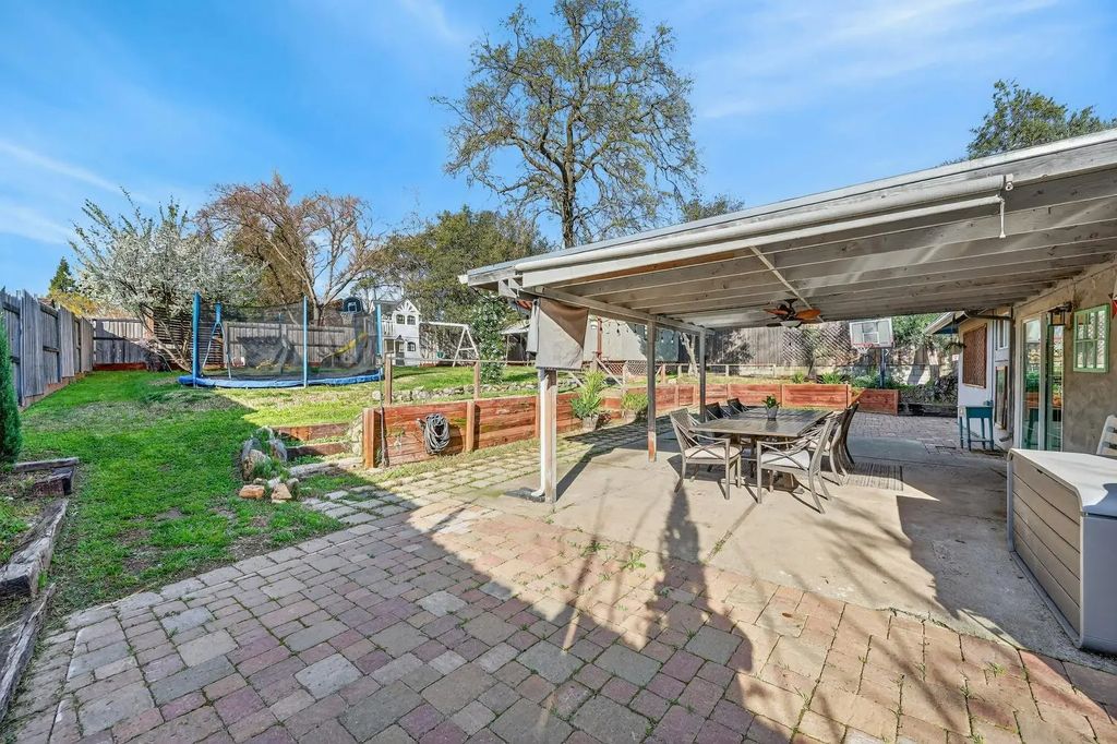 8057 Sunset Avenue, Fair Oaks