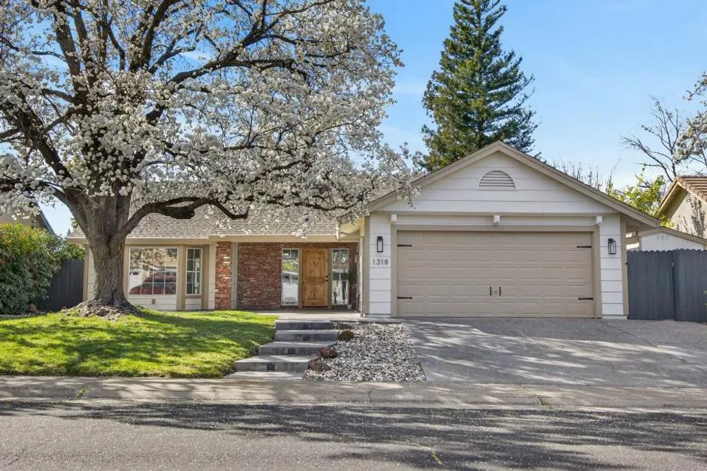 1318 Rolling Hills Drive, Roseville