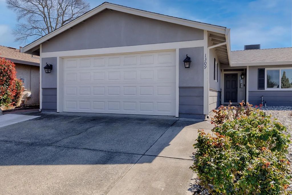 1309 Hickory Street, Roseville